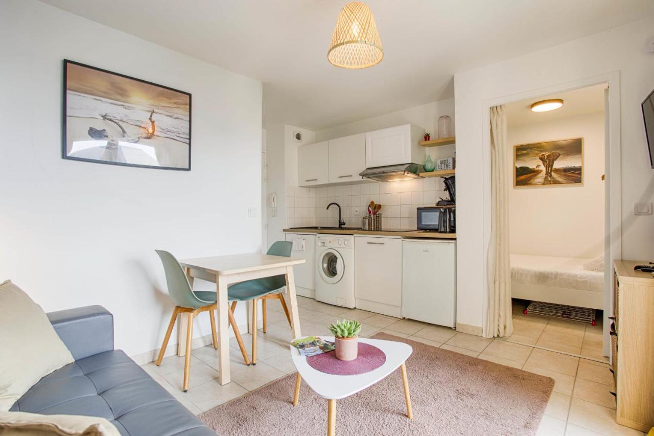 Cosy Flat At 100M From The Beach And Parking Ouistreham Exterior photo