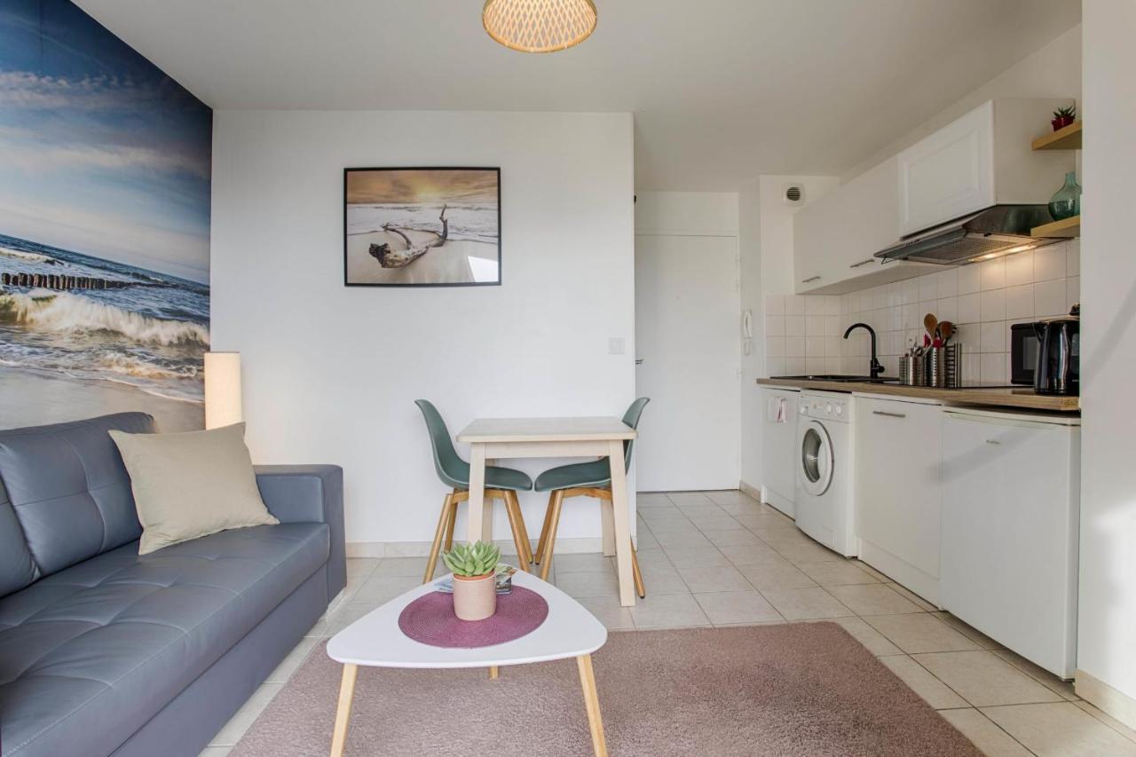 Cosy Flat At 100M From The Beach And Parking Ouistreham Exterior photo